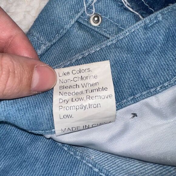 SHEIN Distressed Patchwork Jeans - Picture 6 of 7